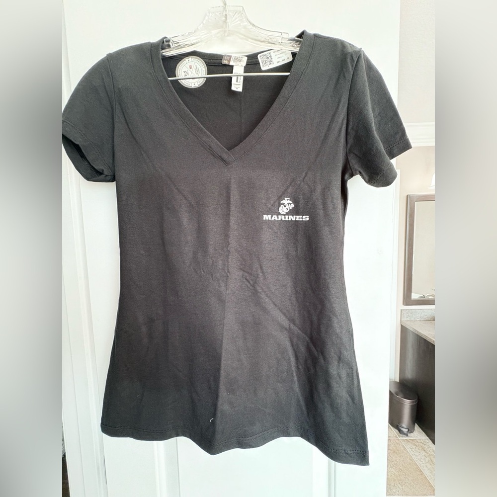 NWT Women’s Marines V-Neck Tee